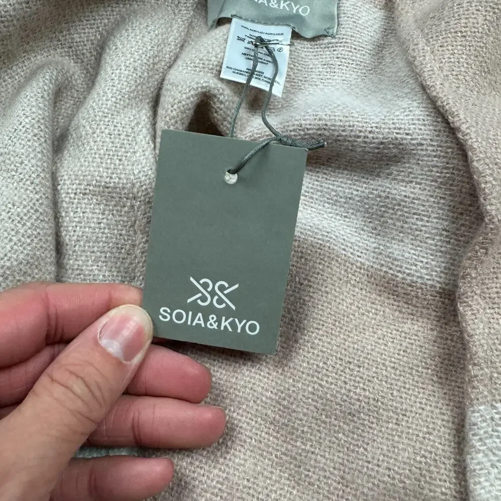 NWT Soia & Kyo Light Pink & Cream Colorblocked Open Poncho Scarf OS